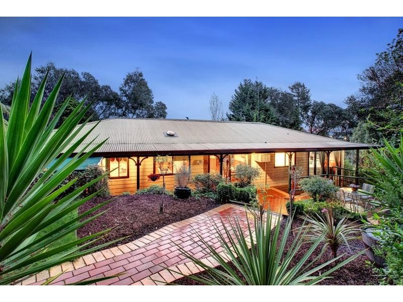 9 Bretby Way, Montrose VIC 3765