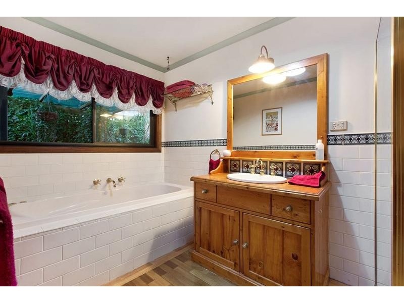 9 Bretby Way, Montrose VIC 3765