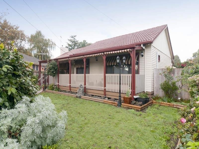 9 Kathy Court, Mooroolbark VIC 3138