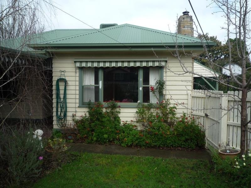 1/5 Niel Street, Croydon VIC 3136