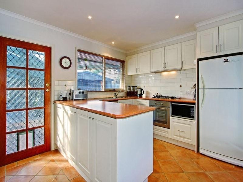 17 Birkenhead Drive, Kilsyth VIC 3137