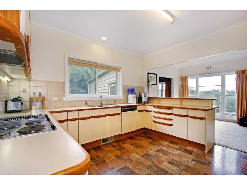 21 Stirling Road, Croydon VIC 3136