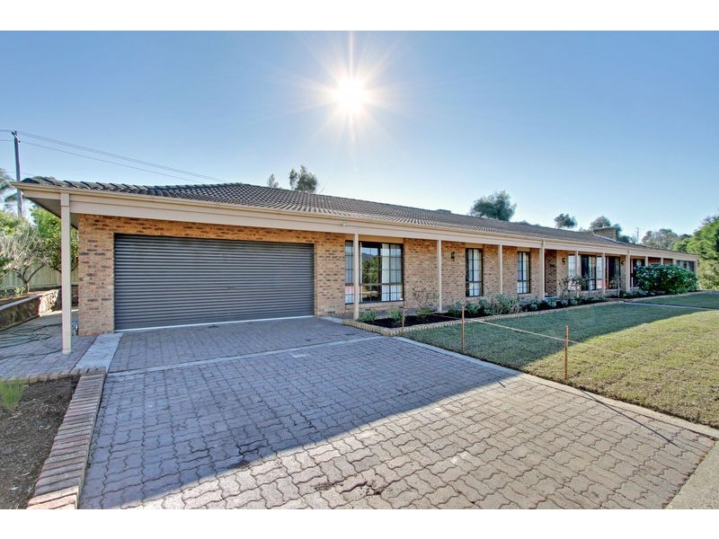 24 Neryl Court, Mooroolbark VIC 3138