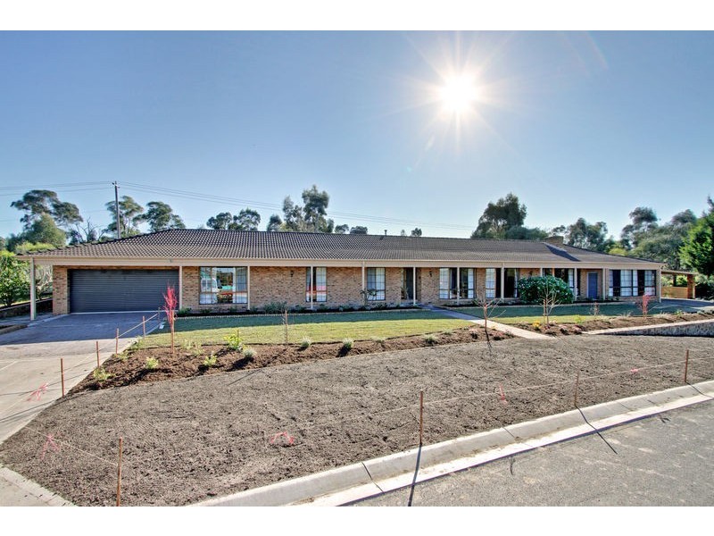 24 Neryl Court, Mooroolbark VIC 3138