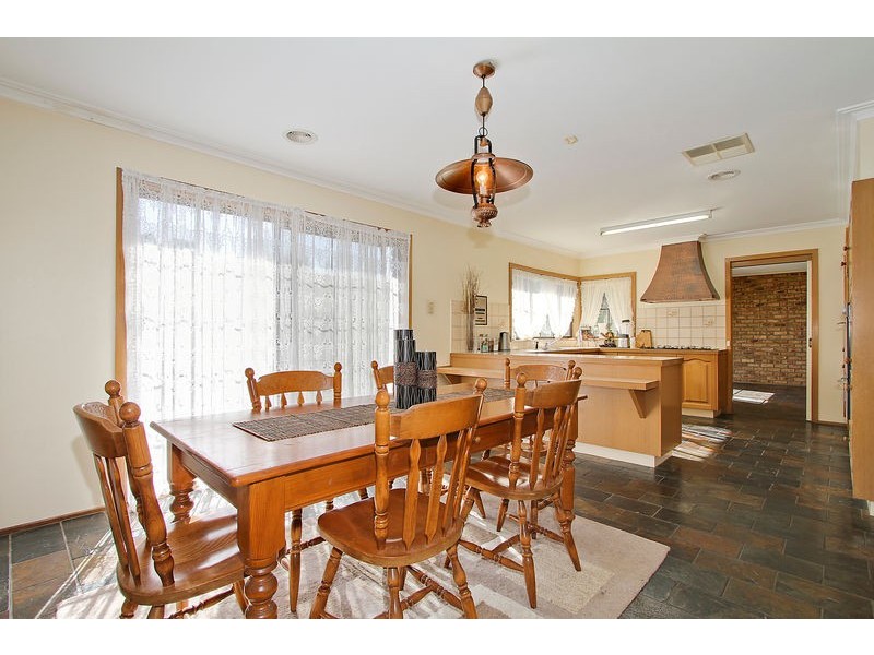 24 Neryl Court, Mooroolbark VIC 3138