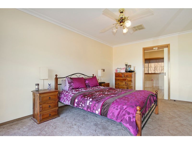 24 Neryl Court, Mooroolbark VIC 3138