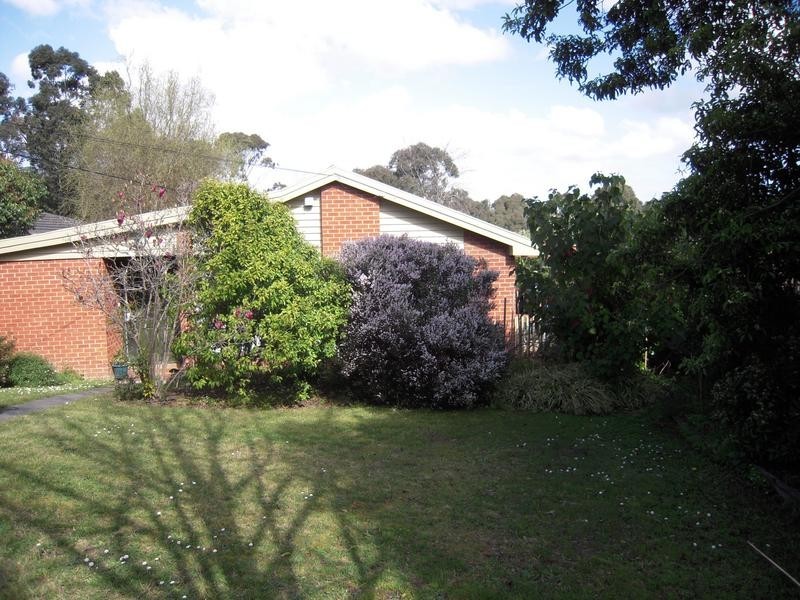 22 Bristol Court, Kilsyth VIC 3137
