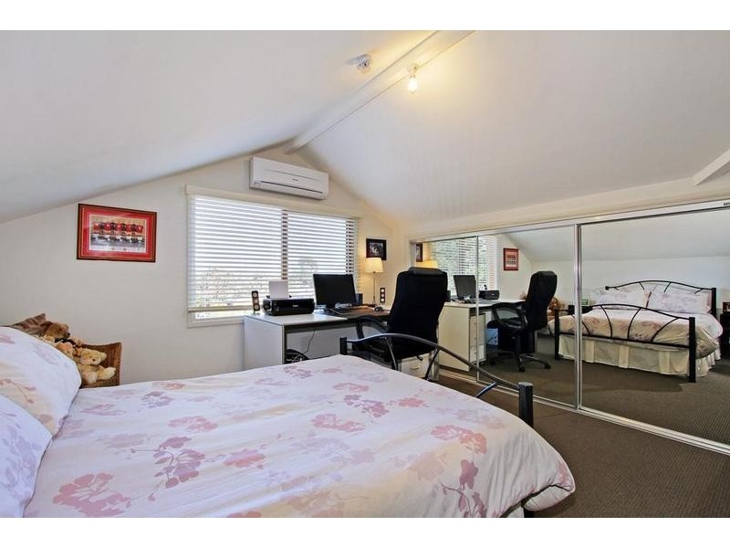 9/4 Springfield Avenue, Croydon VIC 3136