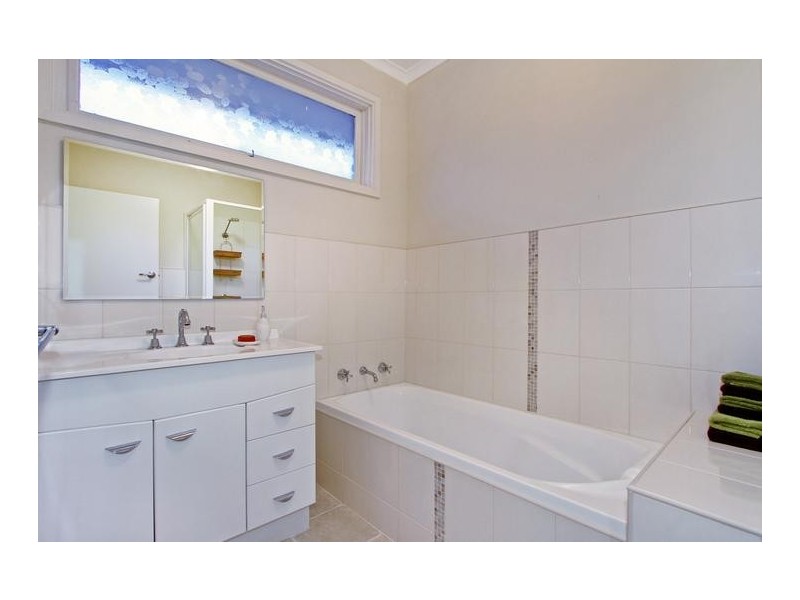 86 Hawthory Road, Kilsyth VIC 3137