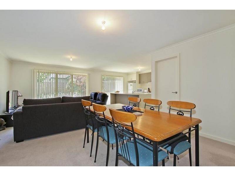 2 & 3/22 Niel Steet, Croydon VIC 3136