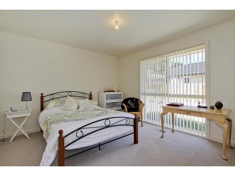 2 & 3/22 Niel Steet, Croydon VIC 3136