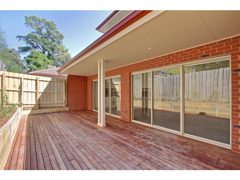 2/B Zina Grove, Mooroolbark VIC 3138