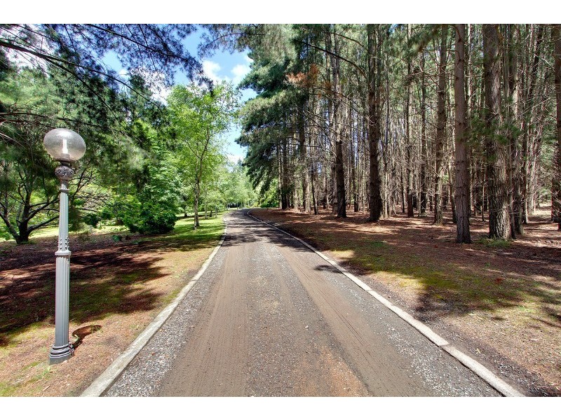 7 Old Baker Road, Wandin East VIC 3139