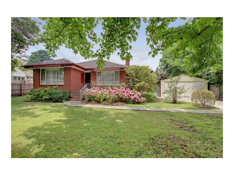 35 Woodland Avenue, Croydon VIC 3136