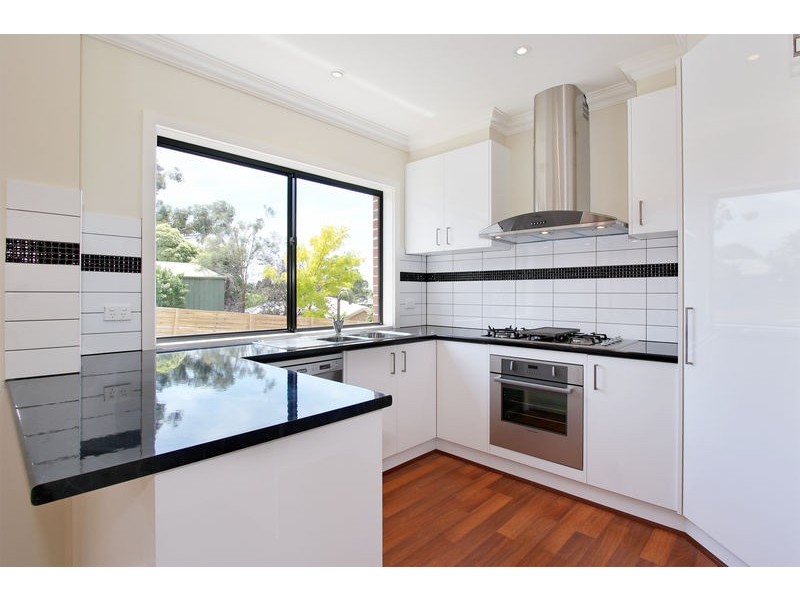 2/42 Roseman Road, Chirnside Park VIC 3116