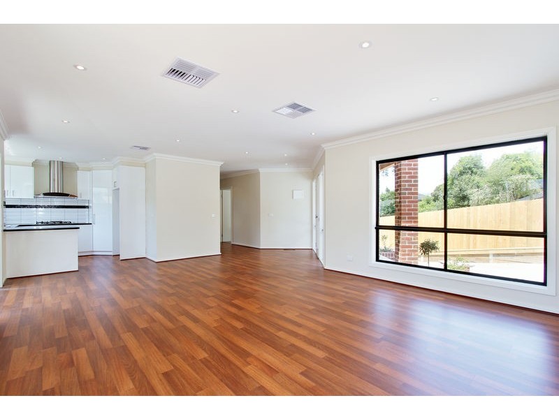 2/42 Roseman Road, Chirnside Park VIC 3116