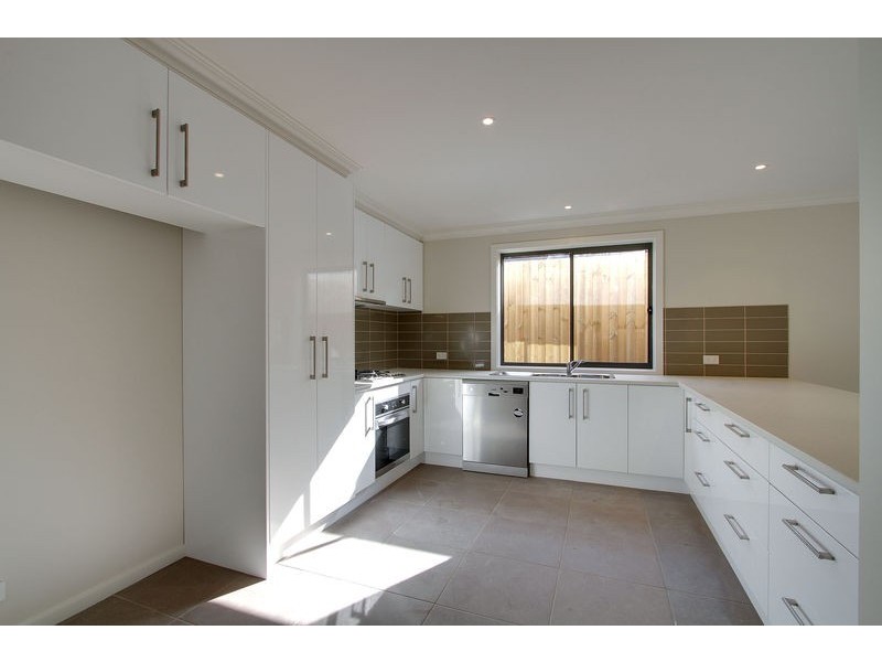 2/11 Kitchener Road, Croydon VIC 3136