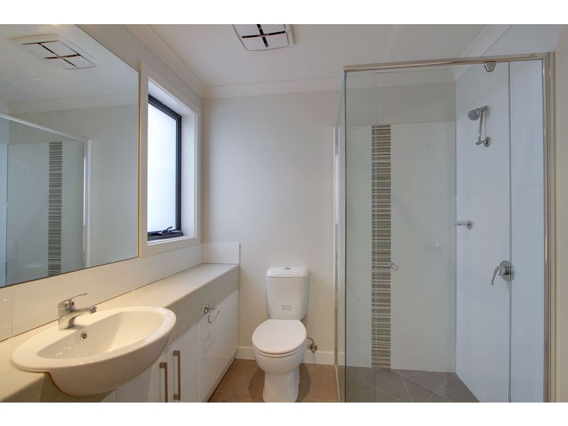 2/11 Kitchener Road, Croydon VIC 3136