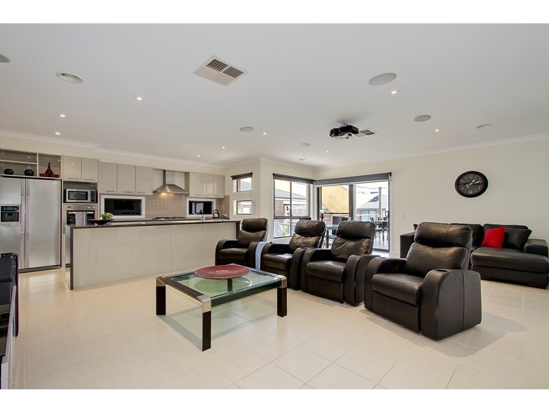 75 Larbert Road, Mooroolbark VIC 3138