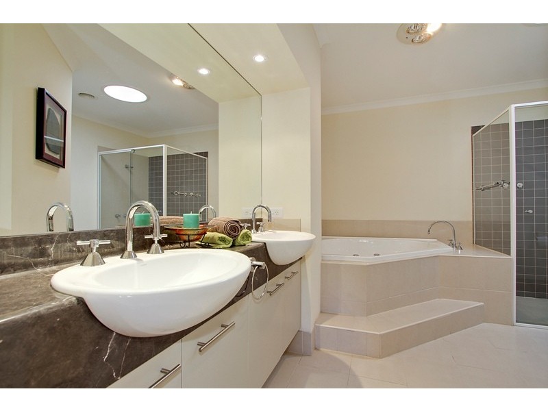 75 Larbert Road, Mooroolbark VIC 3138