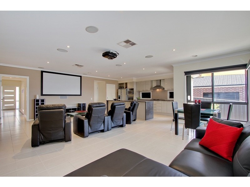 75 Larbert Road, Mooroolbark VIC 3138