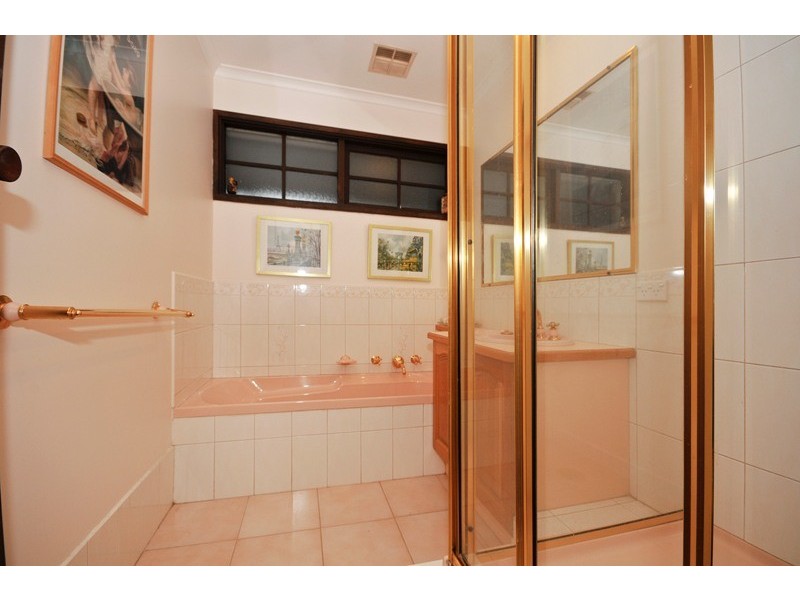 47 Oak Tree Road, Croydon North VIC 3136