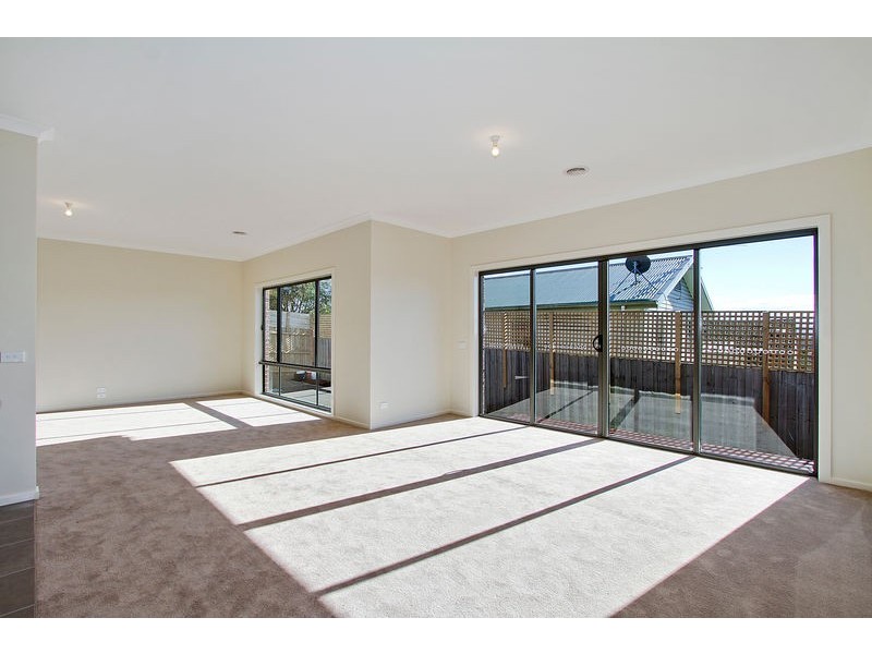 2/7 Crestway, Lilydale VIC 3140