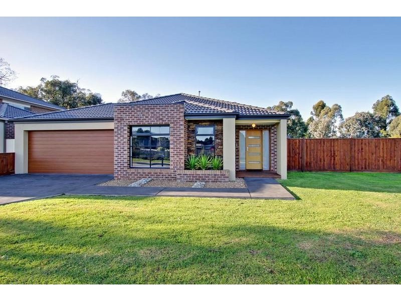 35 Bennison Street, Croydon VIC 3136