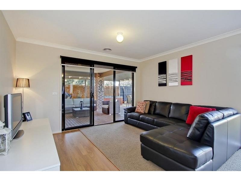 35 Bennison Street, Croydon VIC 3136