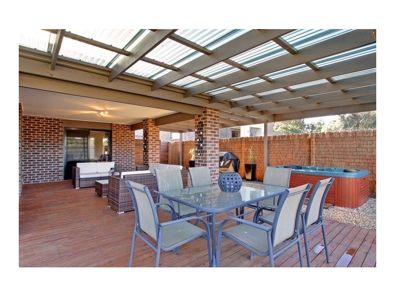 35 Bennison Street, Croydon VIC 3136