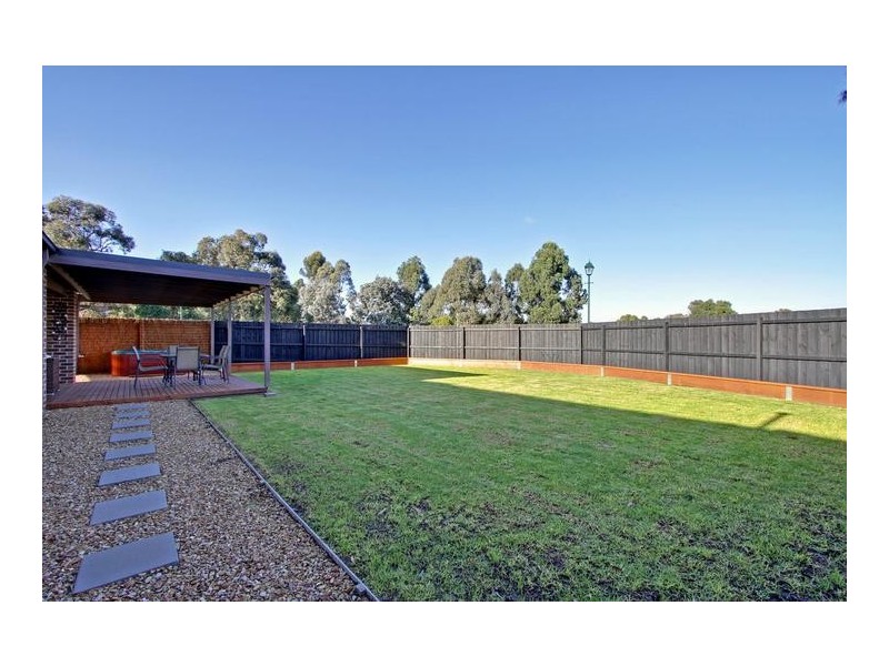 35 Bennison Street, Croydon VIC 3136