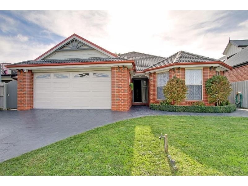 16 Regency Drive, Kilsyth South VIC 3137