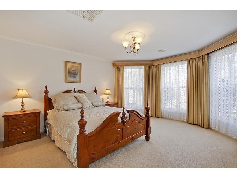 16 Regency Drive, Kilsyth South VIC 3137