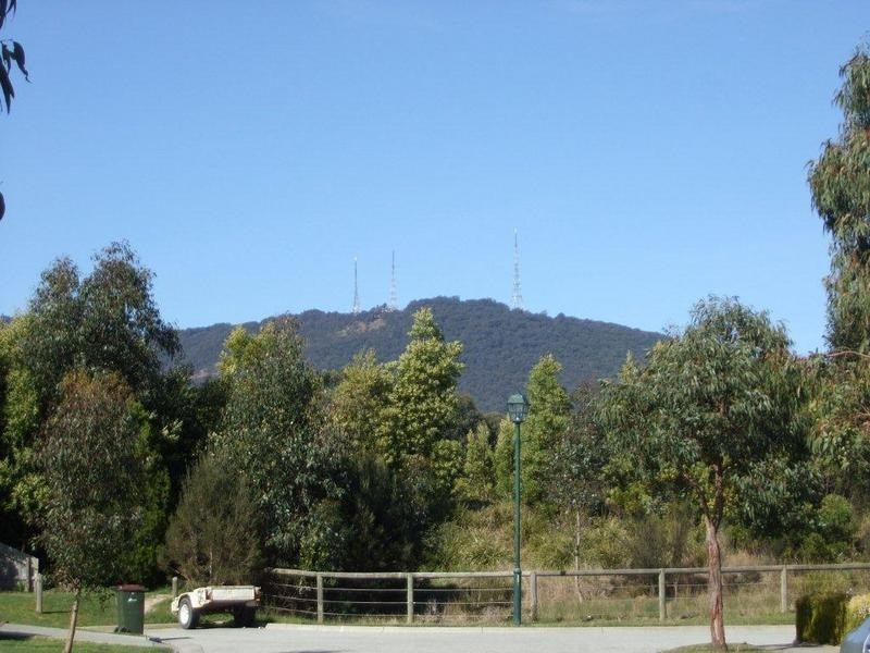 16 Regency Drive, Kilsyth South VIC 3137