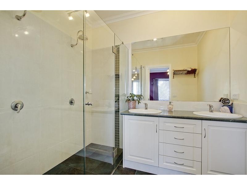 34 Old Warburton Hwy, Seville East VIC 3139