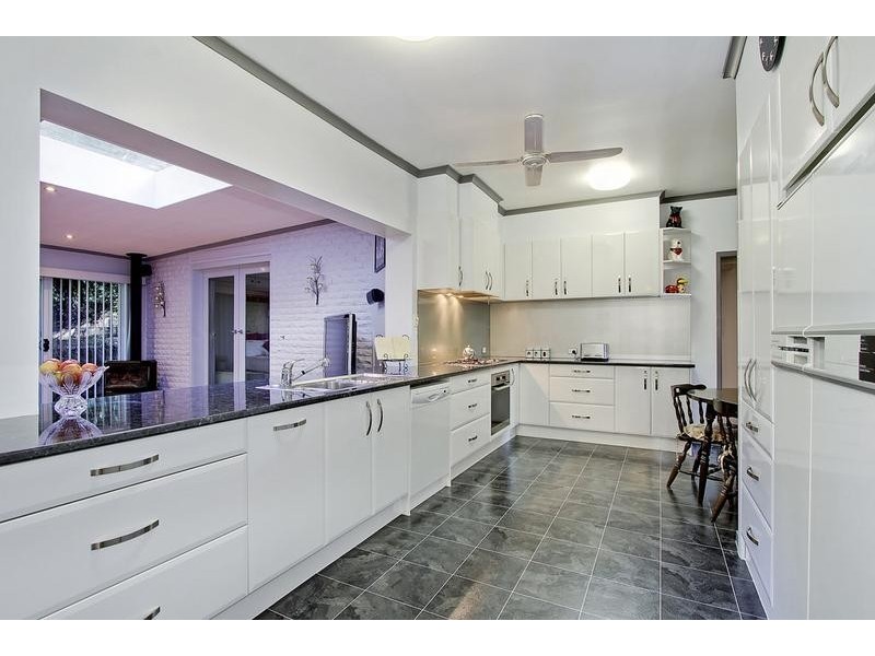 31 Glen Avenue, Croydon VIC 3136