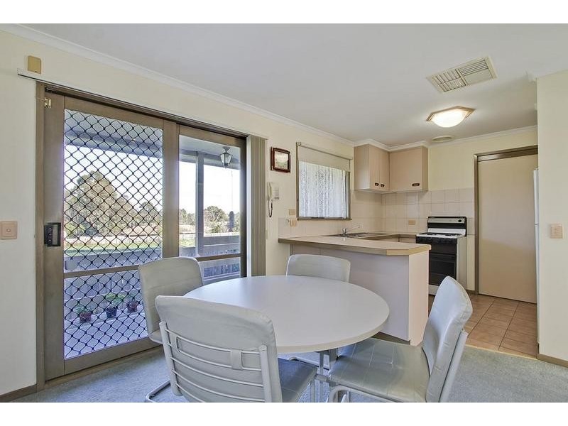 2/21 Cutts Avenue, Croydon VIC 3136