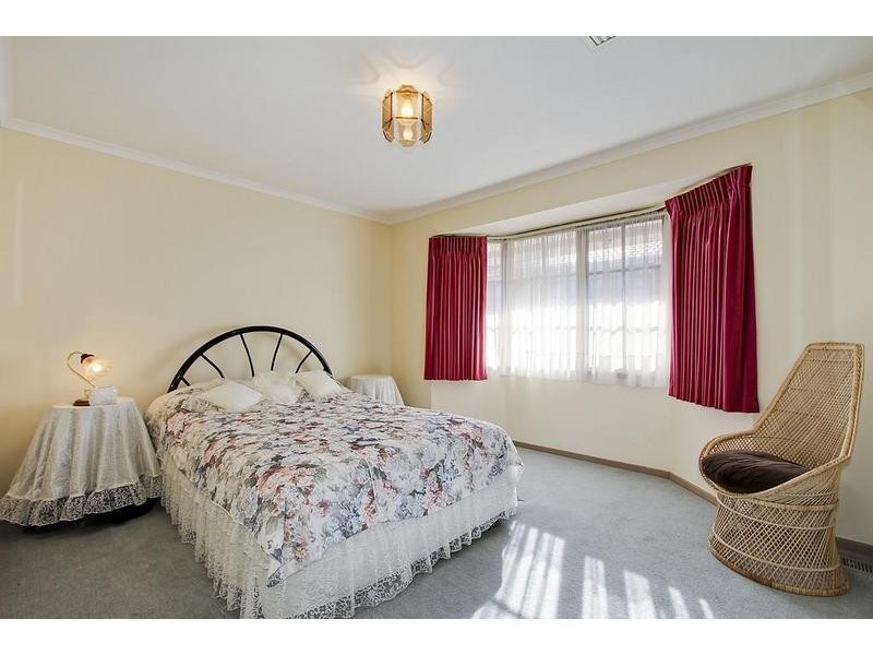 2/21 Cutts Avenue, Croydon VIC 3136