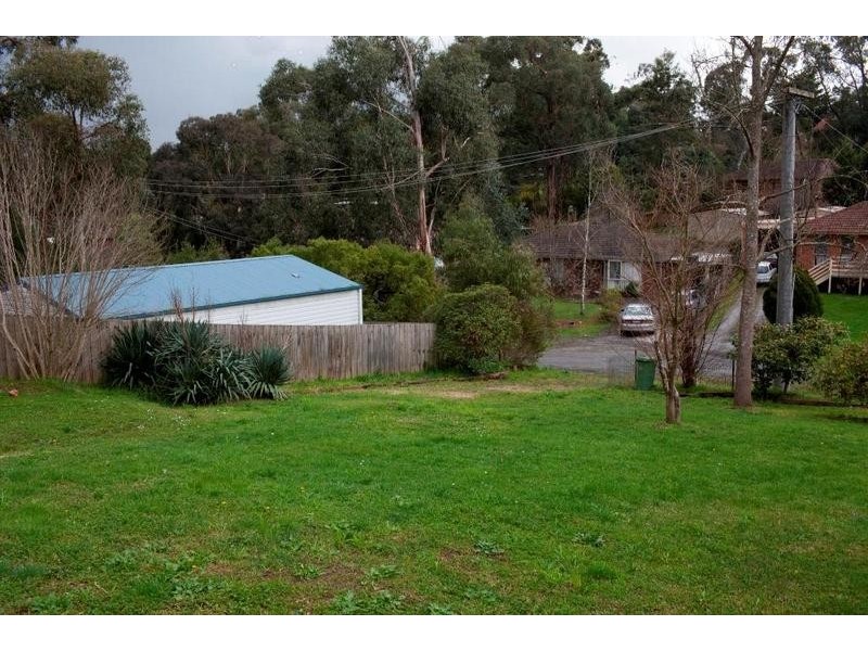 12 Valley Road, Seville VIC 3139