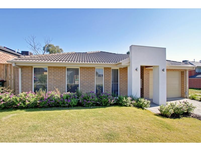 10 Temple Miles Road, Croydon VIC 3136