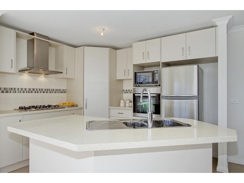 10 Temple Miles Road, Croydon VIC 3136