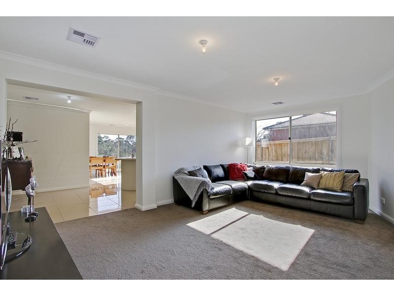 10 Temple Miles Road, Croydon VIC 3136