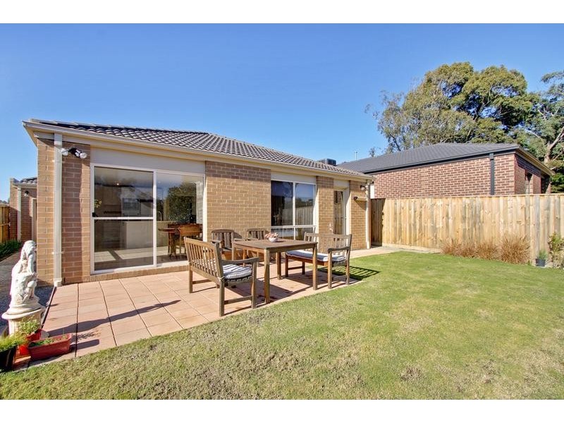 10 Temple Miles Road, Croydon VIC 3136