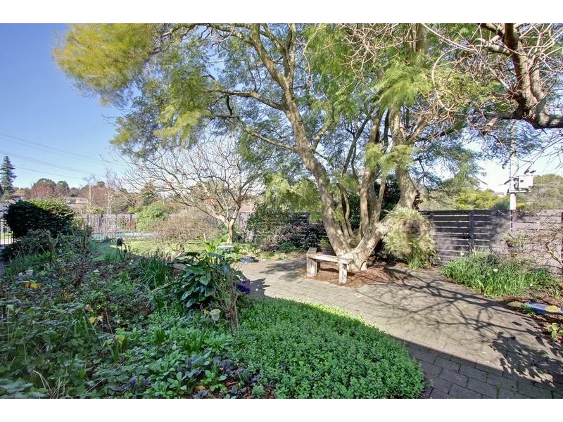 1 Woodpecker Pass, Chirnside Park VIC 3116