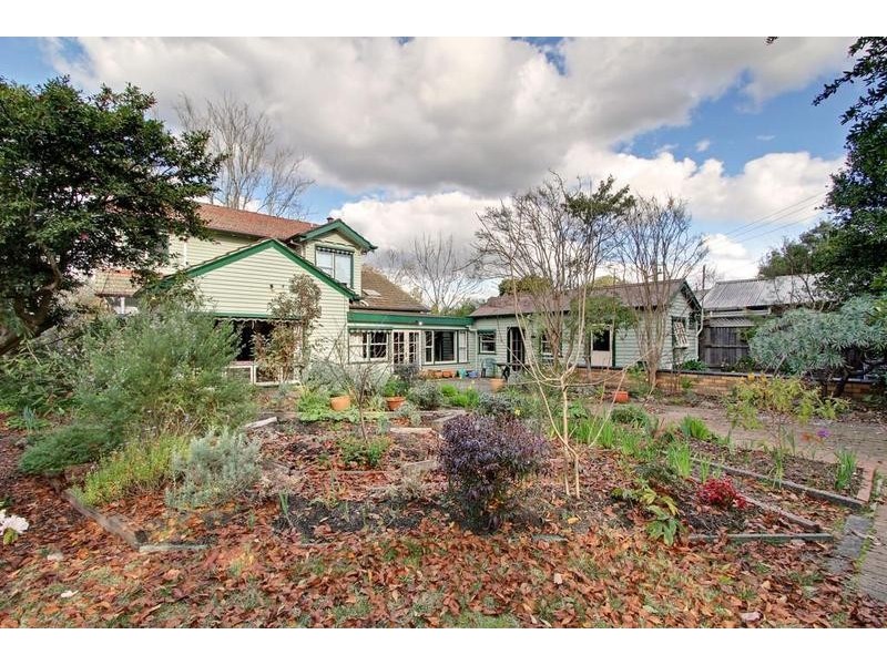 2 The Terrace, Croydon VIC 3136