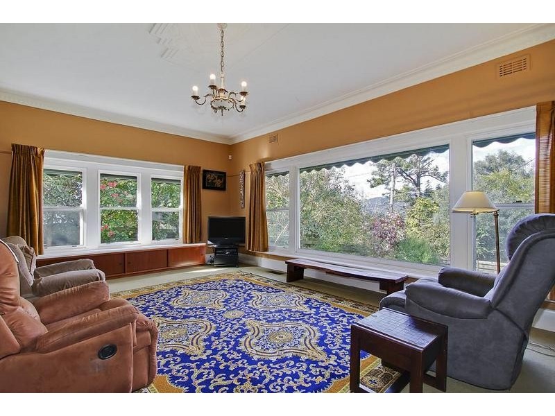 2 The Terrace, Croydon VIC 3136