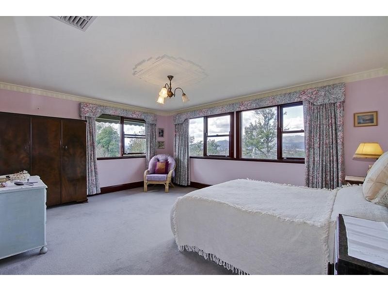 2 The Terrace, Croydon VIC 3136