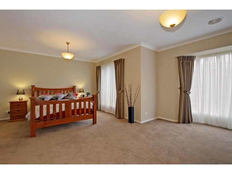 35 Sebire Avenue, Wandin North VIC 3139