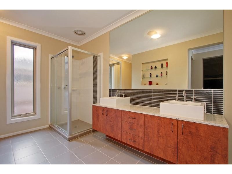 35 Sebire Avenue, Wandin North VIC 3139