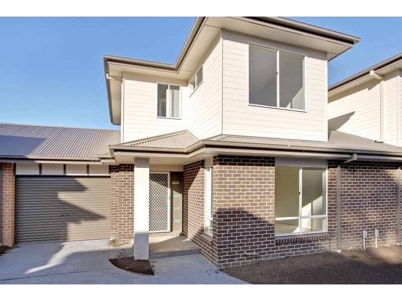 15-17 Manchester Road, Mooroolbark VIC 3138